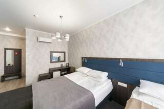 Гостиница Талисман Санкт-Петербург Классический трехместный номер-3